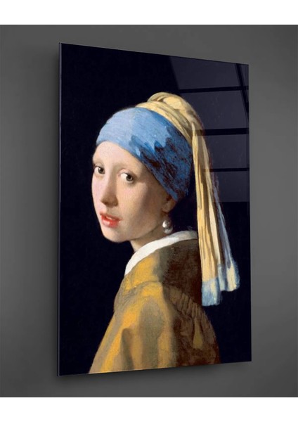 Inci Küpeli Kız Cam Tablo