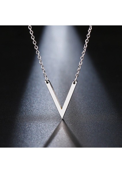 Titanyum Paslanmaz Çelik " V " Kolyesi (Gümüş)