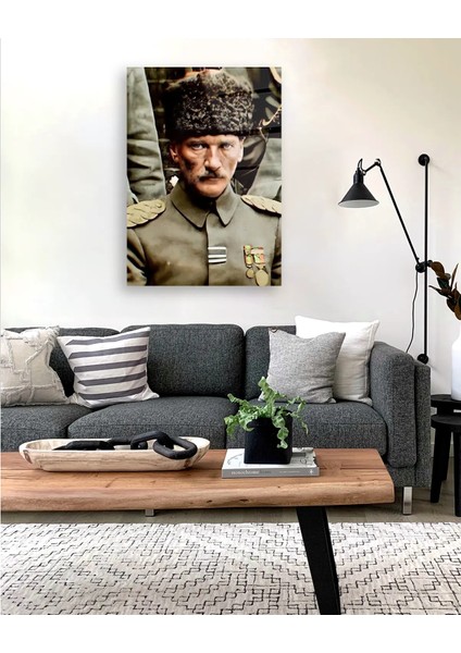 Üniformalı Atatürk Portesi Cam Tablo indirimleri