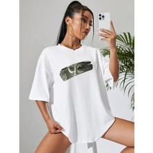 DAXİS Sportwear Company Kadın Uzaylı Baskılı Oversize Tshirt Daxis Sportwear Company