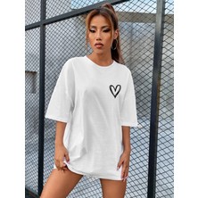 DAXİS Sportwear Company Kadın Küçük Kalp Baskılı Oversize Tshirt Daxis Sportwear Company