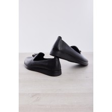 Derinet Kadın Hakiki Deri Aksesuarlı Babet