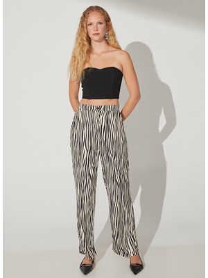 Fabrika Straplez Yaka Düz Siyah Kadın Bluz TRON