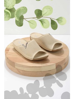 Bambi Bej Leather Kadın Terlik K04278222203