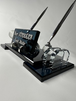 Gündoğan Kristal Kristal Füme Cam Isimlik Çift Ayak Silver Renk Kalem Saat Dünya ve Kartvizit Figürlü Özel Hediyelik