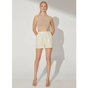 Lastikli Bel Geniş Fit Açık Bej Kadın Şort MEGAZ