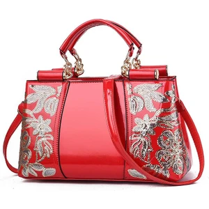 2023 Avrupa ve Amerika Birleşik Devletleri Popüler Rugan Parlak Kadın Çantası Atmosferik Çanta Büyük Kapasiteli Kadın Omuz Askılı Çanta Nakış Çantası High-End Lüks (Yurt Dışından)