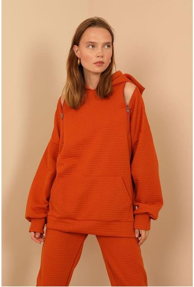 Aradım Taradım Petek Kumaş Uzun Kol Kapüşonlu Fermuar Detaylı Kadın Sweatshirt-Tarçın