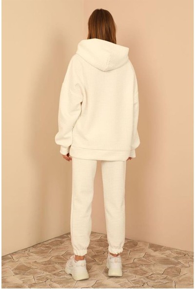 Aradım Taradım Petek Kumaş Uzun Kol Kapüşonlu Fermuar Detaylı Kadın Sweatshirt-Ekru