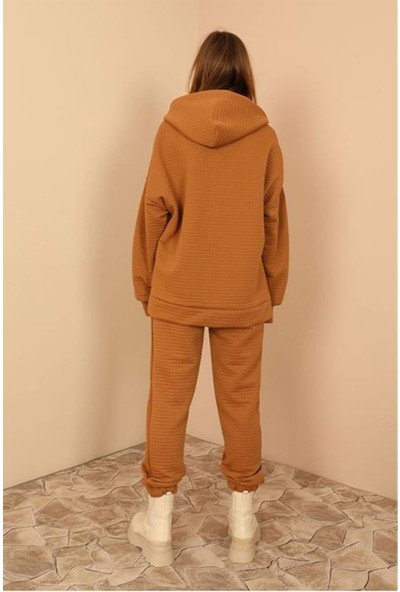 Aradım Taradım Petek Kumaş Uzun Kol Kapüşonlu Fermuar Detaylı Kadın Sweatshirt-Camel