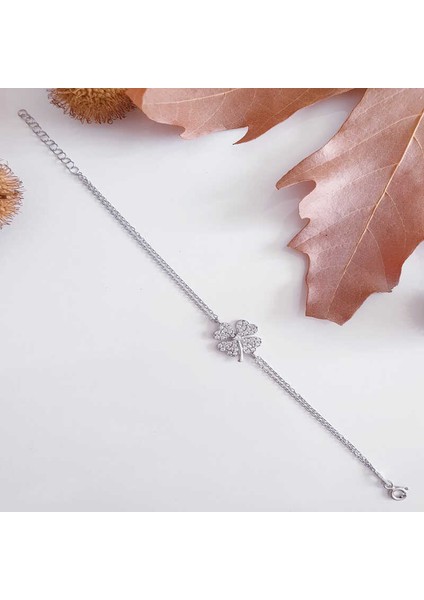 Gümüş Kalpli Yonca Kadın Bileklik