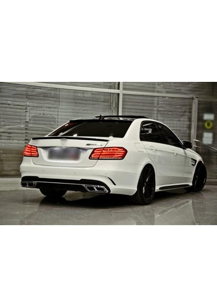 Mercedes W 212 E Class Cam Üstü Piano Black Spoiler