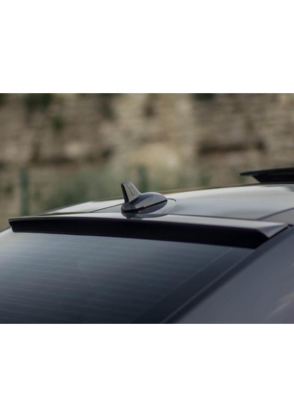 Mercedes W 212 E Class Cam Üstü Piano Black Spoiler fiyatları