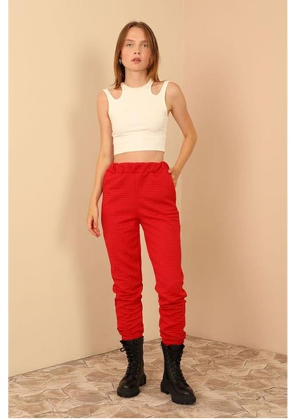 Kapitone Kumaş Paçası Lastikli Kadın Pantolon-Kırmızı