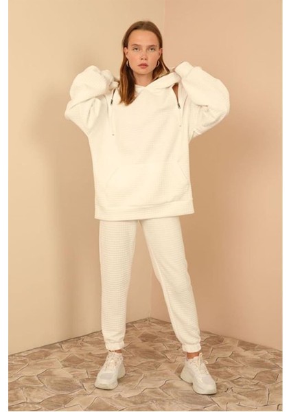 Petek Kumaş Uzun Kol Kapüşonlu Fermuar Detaylı Kadın Sweatshirt-Ekru fırsatları