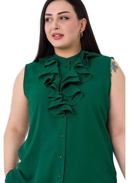 Büyük Beden Yakası Iki Kat Volanlı Düğmeli Kolsuz Zümrüt Gömlek indirimleri