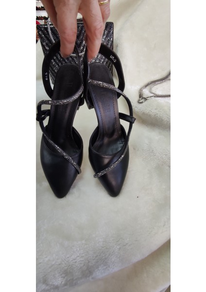 Siyah Taşlı Alçak Topuk Abiye Babet Ayakkabı (Wie At1) - Siyah - 36 - ST01717-SİYAH-36 fiyatları