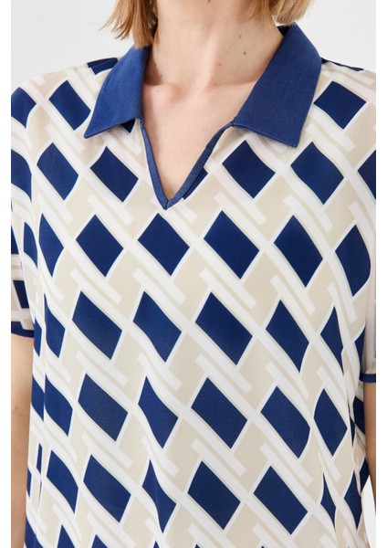 Kadın Polo Yaka Kare Desenli T-Shirt Lacivert indirimleri