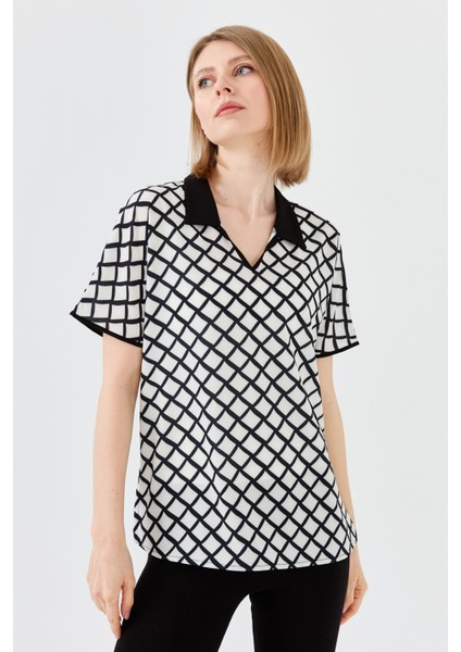 Kadın Polo Yaka Kare Desenli T-Shirt Siyah fırsatları