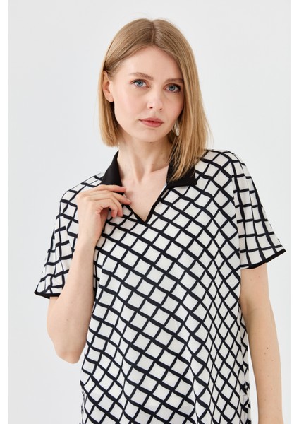 Kadın Polo Yaka Kare Desenli T-Shirt Siyah indirimleri