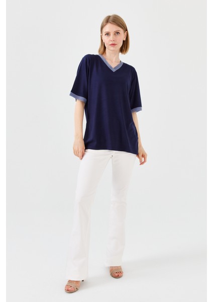 Kadın V Yaka Zincir Bantlı Penye T-Shirt Lacivert modelleri
