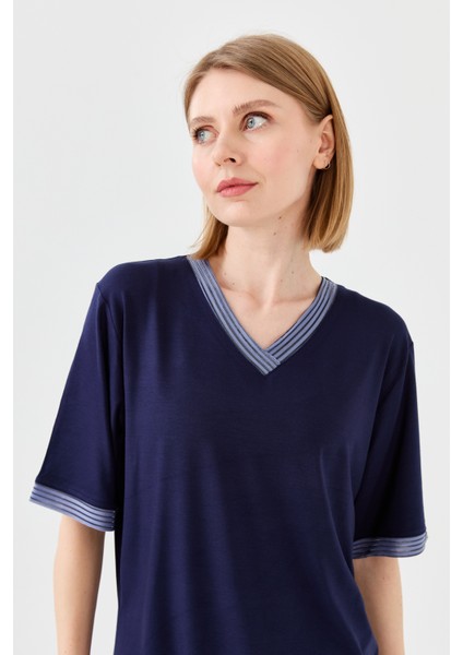Kadın V Yaka Zincir Bantlı Penye T-Shirt Lacivert fırsatları