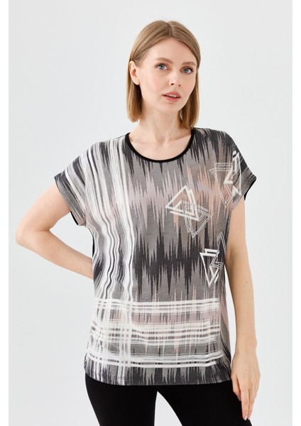 Kadın Sıfır Yaka Üçgen Baskılı Penye T-Shirt Siyah