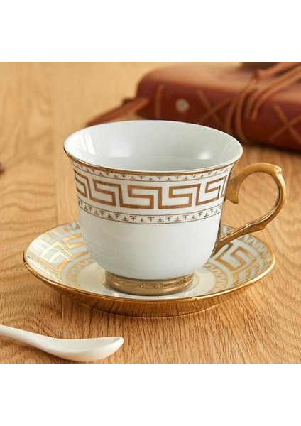 Kahve Fincanı ile Çiçek Altın Jant Çay Kupa Lüks Porselen Kupası ve Tabağı Espresso Bardaklar Ev Partisi Düğün Hediyesi | Kahve Kupası ve tabak Setleri (Yurt Dışından)
