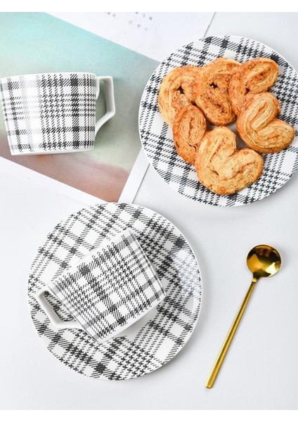 Iskandinav Tarzı Kahve Fincanı Set Küçük Zarif Asılı Kulak Espresso Fincan Siyah ve Beyaz Kafes Öğleden Sonra Çay Bardağı Seramik Çaydanlık | Kahve Fincanı ve tabak Setleri (Yurt Dışından) fırsatları