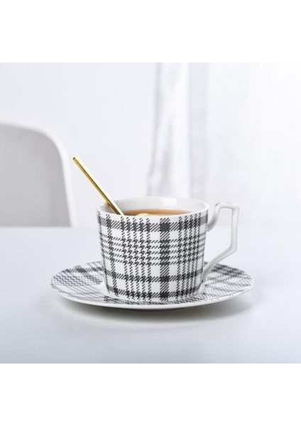 Iskandinav Tarzı Kahve Fincanı Set Küçük Zarif Asılı Kulak Espresso Fincan Siyah ve Beyaz Kafes Öğleden Sonra Çay Bardağı Seramik Çaydanlık | Kahve Fincanı ve tabak Setleri (Yurt Dışından) indirimleri