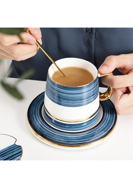 Kahve Kupası ve Kapak Kaşıkla Set Blue Phnom Penh Su Eşyaları Nordic Seramik Kupa Tatil Düğün Hediyeleri Home Mutfak Drinkware | Kupalar (Yurt Dışından) modelleri