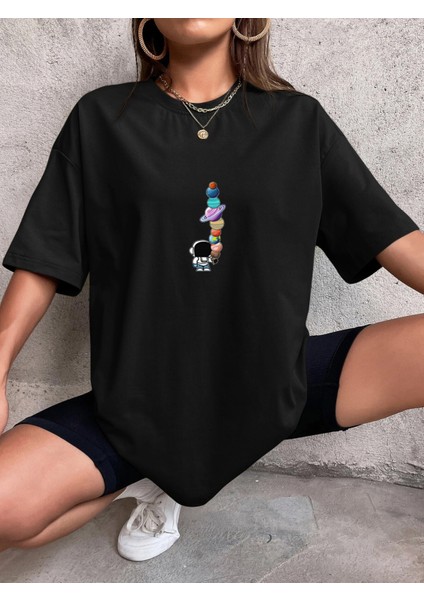 Gezegenler Baskılı Kadın Oversize Tshirt-Daxis Sportwear Company