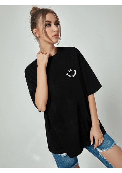 Oversize Unisex Gülen Yüz Baskılı Siyah Tshirt- Daxis Sportwear Company fırsatları