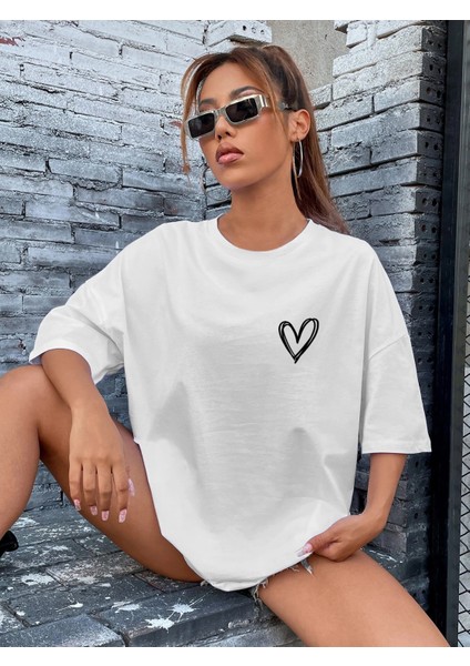 Kadın Küçük Kalp Baskılı Oversize Tshirt Daxis Sportwear Company
