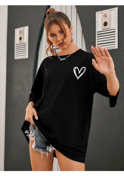 Kadın Küçük Kalp Baskılı Oversize Tshirt Daxis Sportwear Company fırsatları
