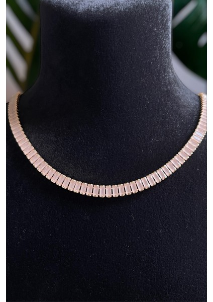 Opak Pembe Zirkon Taşlı Baget Model Su Yolu Gold Kolye