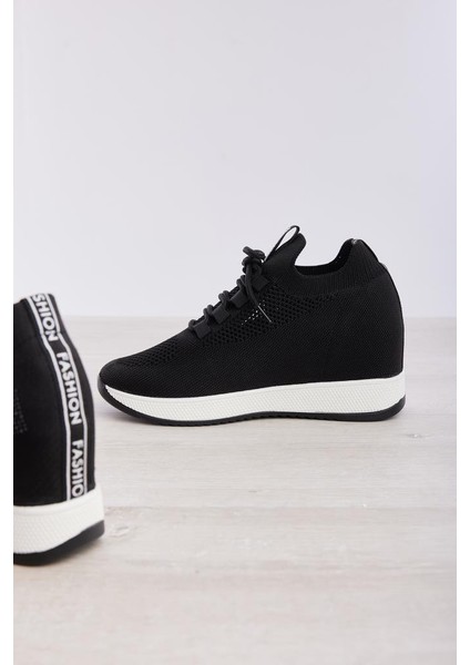 Bağcık Aksesuarlı Gizli Topuk Kadın Sneaker fırsatları