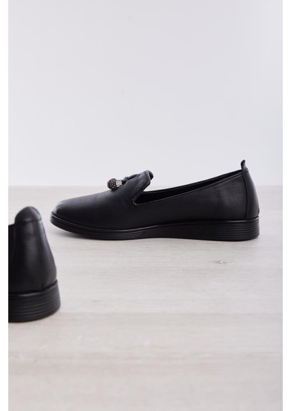 Kadın Hakiki Deri Aksesuarlı Babet fiyatları