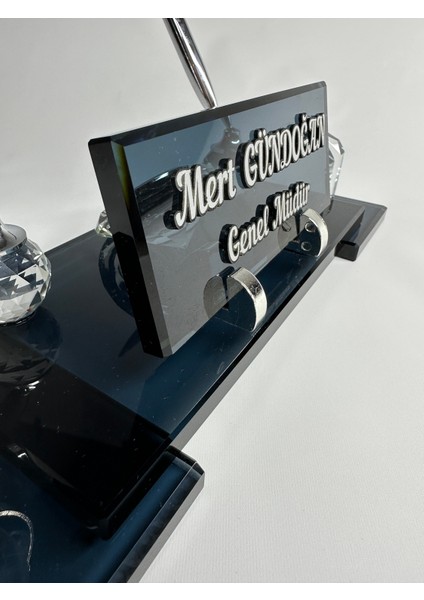 Kristal Füme Cam Isimlik Çift Ayak Silver Renk Kalem Saat Dünya ve Kartvizit Figürlü Özel Hediyelik fiyatları