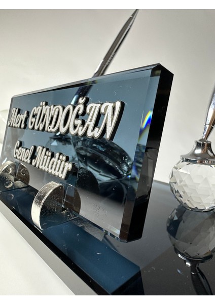 Kristal Füme Cam Isimlik Çift Ayak Silver Renk Kalem Saat Dünya ve Kartvizit Figürlü Özel Hediyelik indirimleri