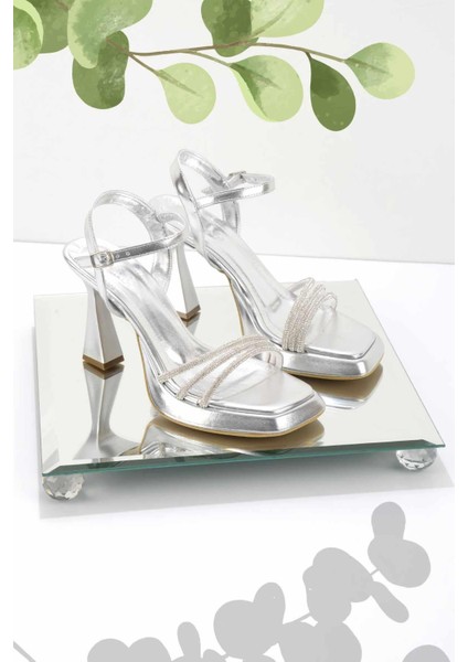 Metalik Lame Kadın Klasik Topuklu Ayakkabı K05215401009