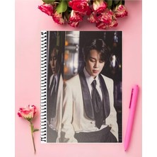 Anime And Your World Jimin Bts Defter 1 Adet Özel Tasarım A4 Boyutu 21*29 cm Telli Çizgili Büyük Boy Defter