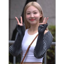 Anime And Your World Twice Kpop Defter 1 Adet Özel Tasarım A4 Boyutu 21*29 cm  Telli Çizgisiz Büyük Boy defter