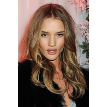 Anime And Your World Rosie Huntington Defter 1 Adet Özel Tasarım A4 Boyutu 21*29 cm  Telli Çizgisiz Büyük Boy defter