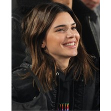 Anime And Your World Kendall Jenner Defter 1 Adet Özel Tasarım A4 Boyutu 21*29 cm Telli Çizgili Büyük Boy Defter