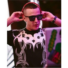 Anime And Your World Dj Snake  Defter 1 Adet Özel Tasarım A5 Boyutu 15*21 cm  Telli Çizgisiz Orta Boy defter