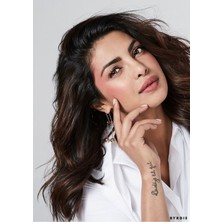 Anime And Your World Priyanka Chopra  Defter 1 Adet Özel Tasarım A5 Boyutu 15*21 cm  Telli Çizgisiz Orta Boy defter
