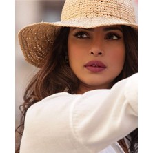 Anime And Your World Priyanka Chopra  Defter 1 Adet Özel Tasarım A4 Boyutu 21*29 cm Telli Çizgisiz Büyük Boy Defter
