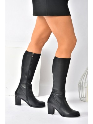 Fox Shoes Siyah Deri Kalın Topuklu Günlük Kadın Çizme N555511203