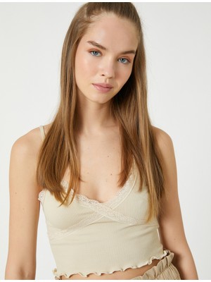 Koton Crop Atlet Askılı V Yaka Dantelli Fitilli